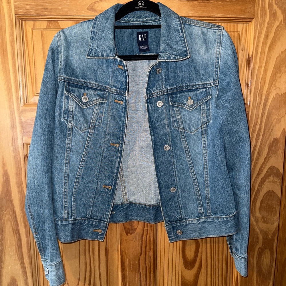 GAP Women's Classic Blue Jean Jacket
